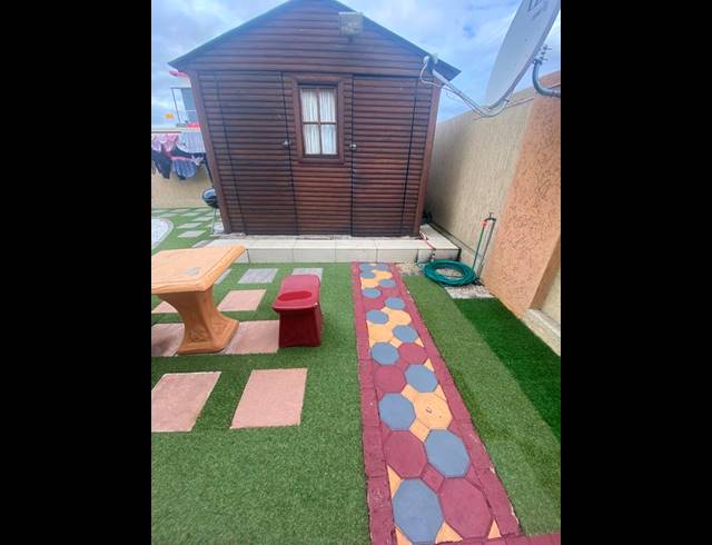 4 BEDROOM HOUSE FOR SALE IN AERORAND